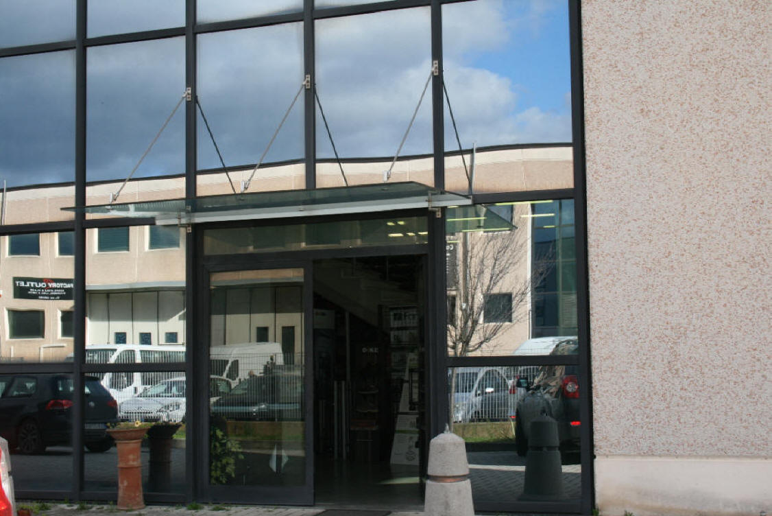 Interno_Ferramenta_Conti